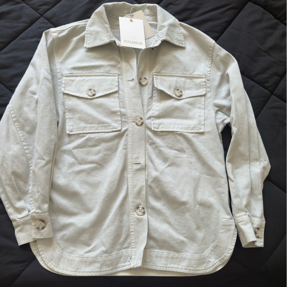 Pull&Bear Light Gray Button-Up Shirt